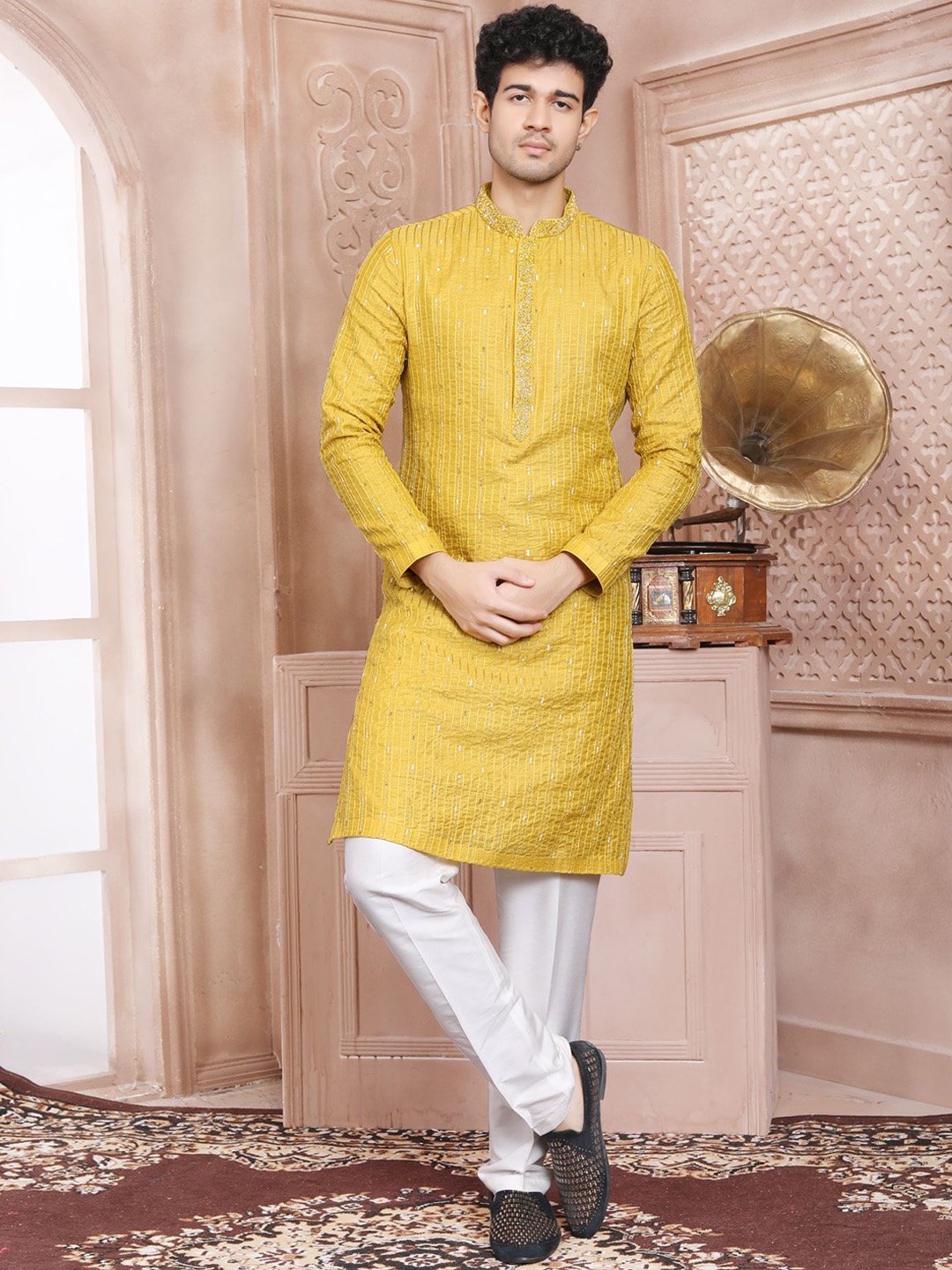 EVASTRO Men Ethnic Motifs Embroidered Regular Pure Cotton Kurta with Trousers, Yellow
EVASTRO Men Ethnic Motifs Embroidered Regular Pure Cotton Kurta with Trousers, Yellow