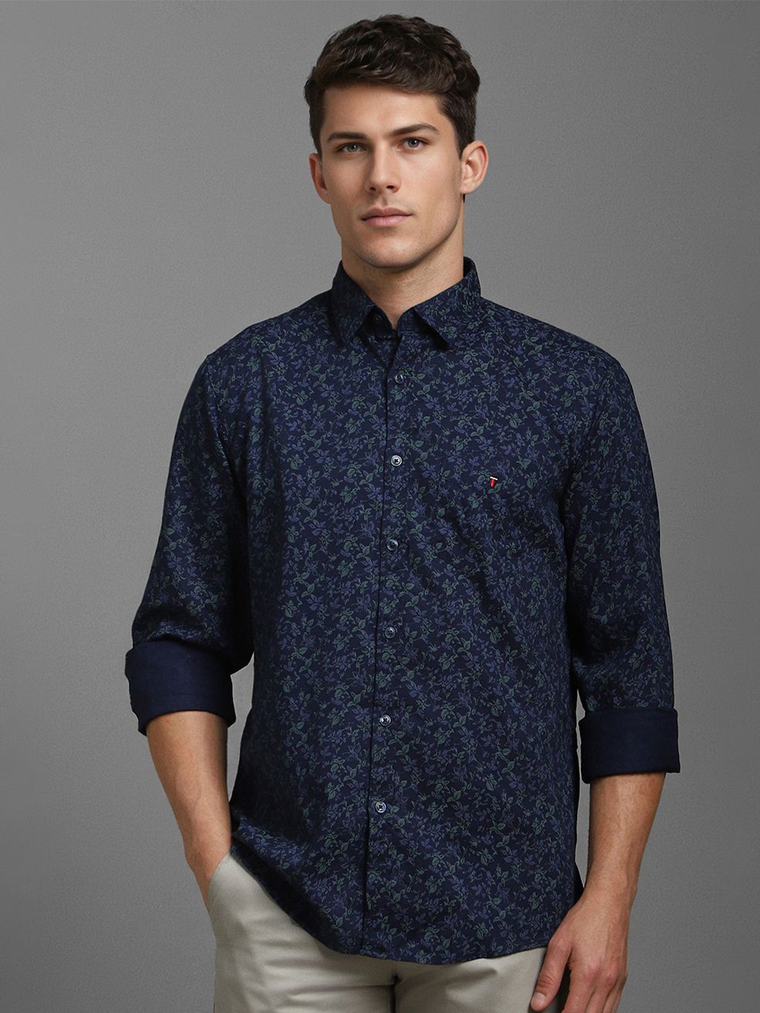 Louis Philippe Sport Men Slim Fit Floral Opaque Printed Casual Shirt, Navy blue
Louis Philippe Sport Men Slim Fit Floral Opaque Printed Casual Shirt, Navy blue