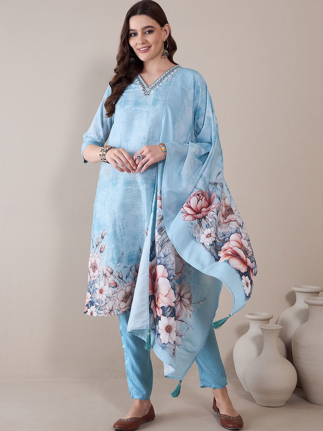 Anouk Women Floral Printed Empire Thread Work Kurta with Trousers & With Dupatta, Blue
Anouk Women Floral Printed Empire Thread Work Kurta with Trousers & With Dupatta, Blue