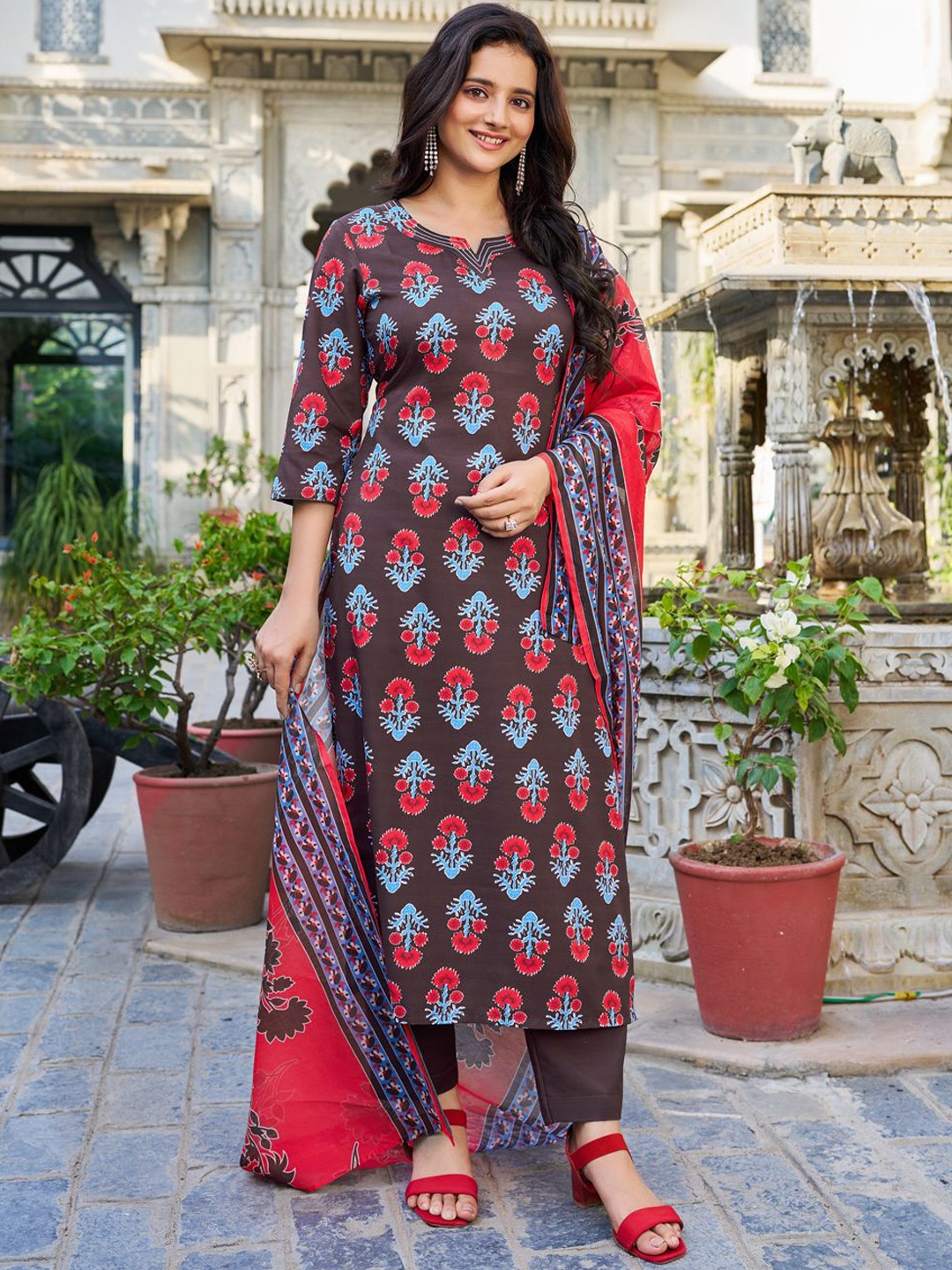 Krimmple Women Floral Printed Regular Kurta with Trousers & With Dupatta, Brown
Krimmple Women Floral Printed Regular Kurta with Trousers & With Dupatta, Brown