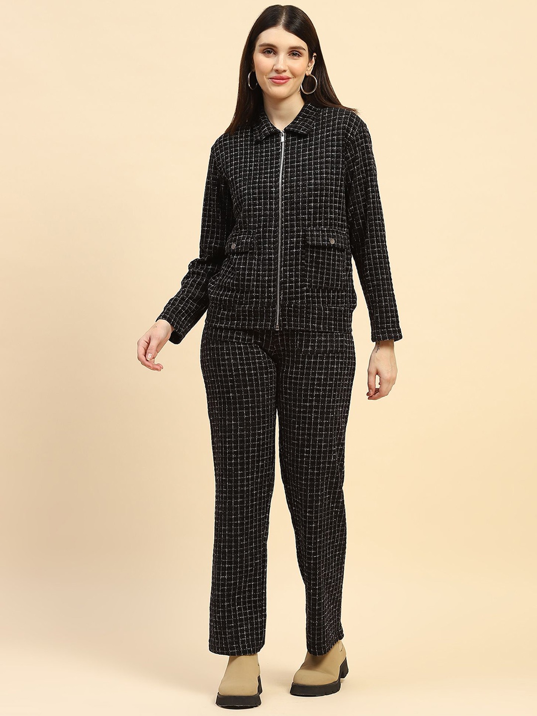 Global Republic Checked Shirt Collar Long Sleeves Sweatshirt With Trouser, Black
Global Republic Checked Shirt Collar Long Sleeves Sweatshirt With Trouser, Black