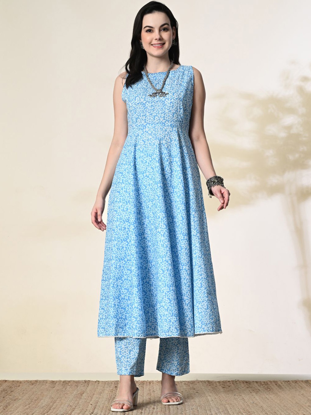 Fabway Clothing Women Ethnic Motifs Printed Empire Pure Cotton Kurta with Trousers, Blue
Fabway Clothing Women Ethnic Motifs Printed Empire Pure Cotton Kurta with Trousers, Blue