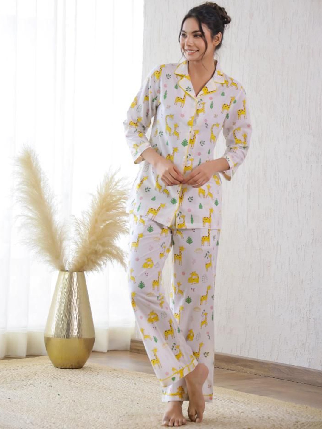 FLAVIA CREATION Printed Lapel Collar Three-Quarter Sleeves Pure Cotton Shirt With Pyjama, White
FLAVIA CREATION Printed Lapel Collar Three-Quarter Sleeves Pure Cotton Shirt With Pyjama, White
