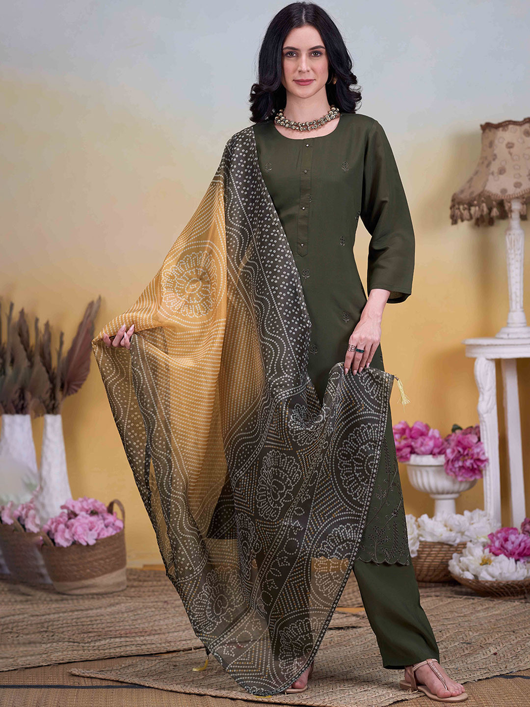 Anouk Women Ethnic Motifs Embroidered Regular Thread Work Kurta with Trousers & With Dupatta, Olive
Anouk Women Ethnic Motifs Embroidered Regular Thread Work Kurta with Trousers & With Dupatta, Olive