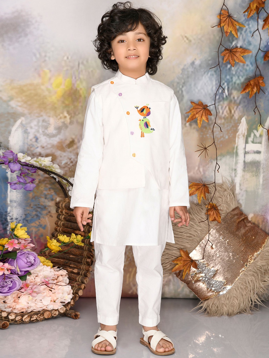 MUDKID Boys Ethnic Motifs Embroidered Regular Thread Work Pure Cotton Kurta with Pyjamas, White
MUDKID Boys Ethnic Motifs Embroidered Regular Thread Work Pure Cotton Kurta with Pyjamas, White
