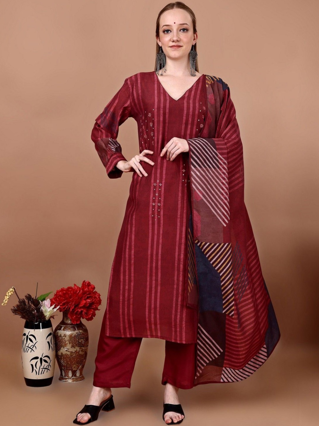 BERISTON Women Floral Embroidered Regular Beads and Stones Kurta with Trousers & With Dupatta, Maroon
BERISTON Women Floral Embroidered Regular Beads and Stones Kurta with Trousers & With Dupatta, Maroon