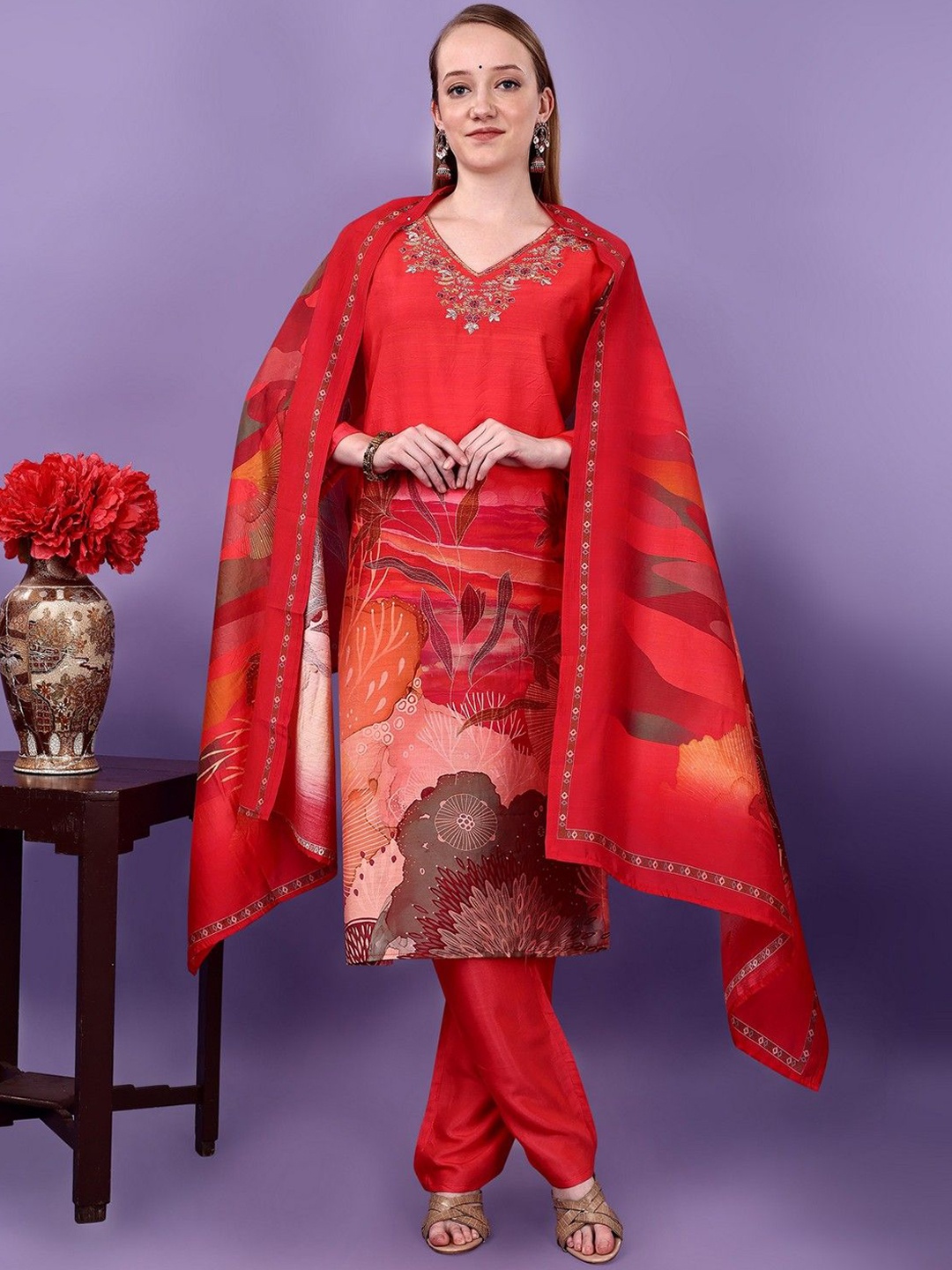 BERISTON Women Floral Embroidered Regular Beads and Stones Kurta with Trousers & With Dupatta, Red
BERISTON Women Floral Embroidered Regular Beads and Stones Kurta with Trousers & With Dupatta, Red