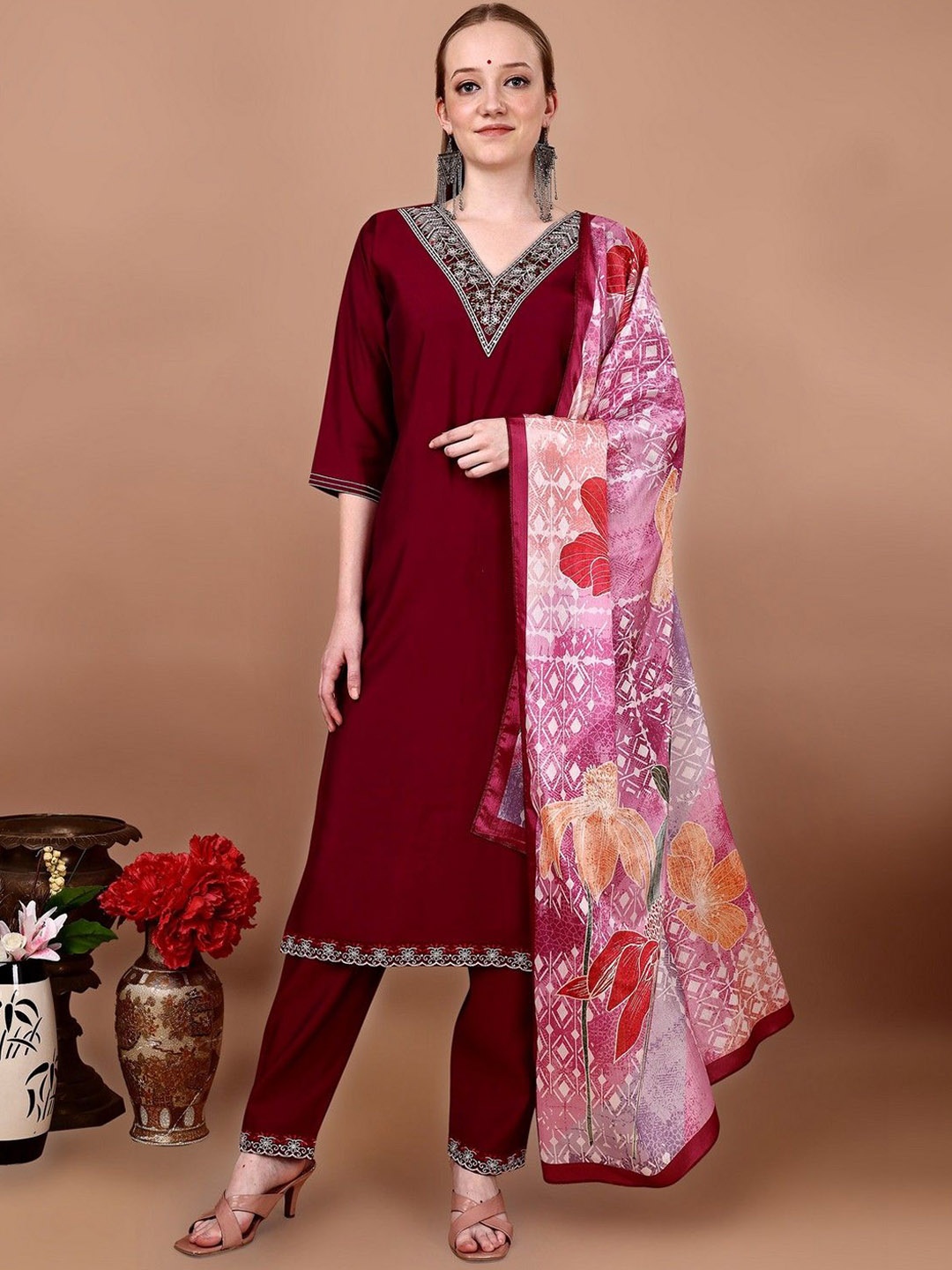 BERISTON Women Floral Embroidered Regular Thread Work Kurta with Trousers & With Dupatta, Maroon
BERISTON Women Floral Embroidered Regular Thread Work Kurta with Trousers & With Dupatta, Maroon