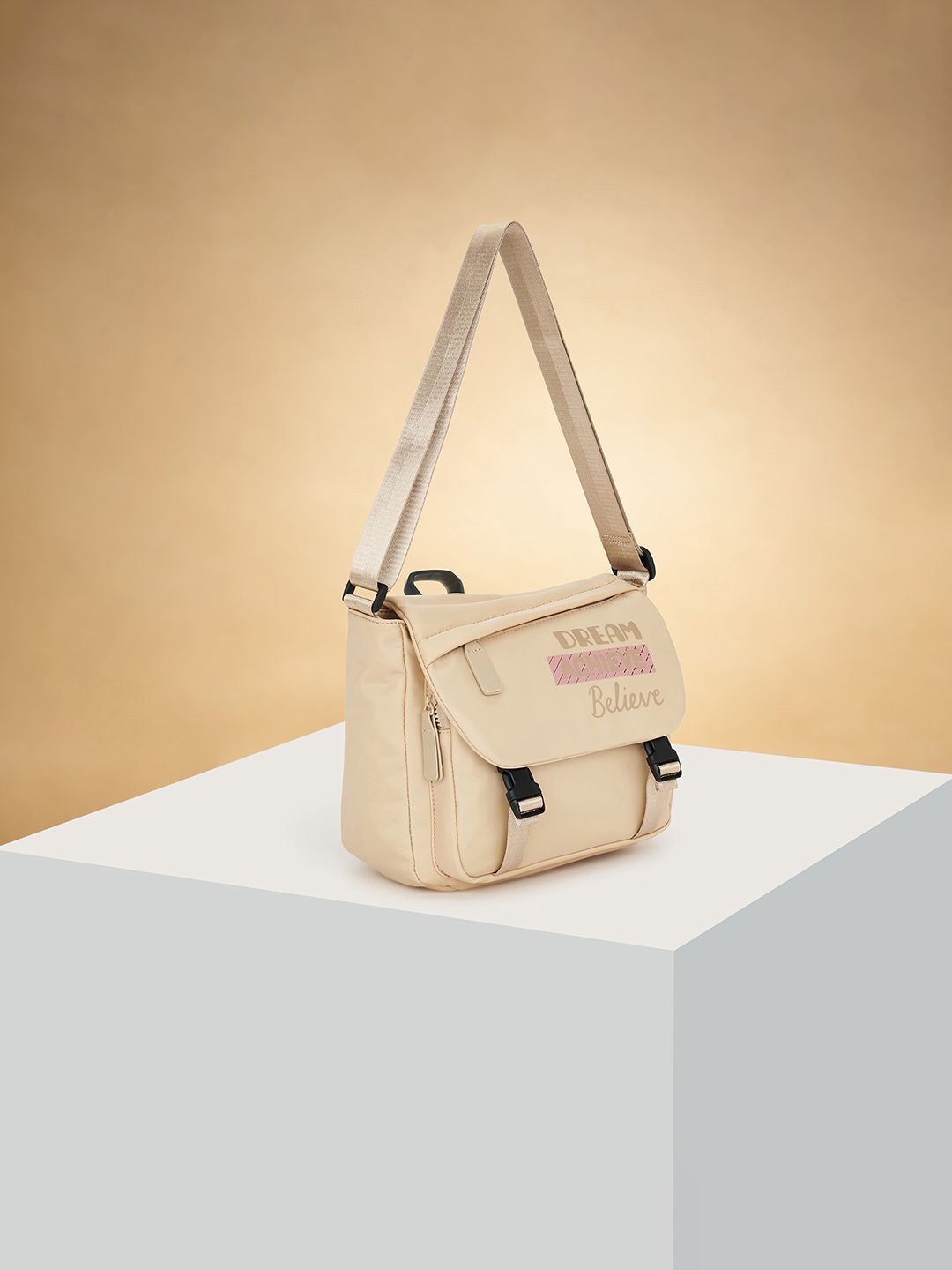 Forever Glam by Pantaloons Colourblocked Structured Shoulder Bag with Tasselled, Beige
Forever Glam by Pantaloons Colourblocked Structured Shoulder Bag with Tasselled, Beige