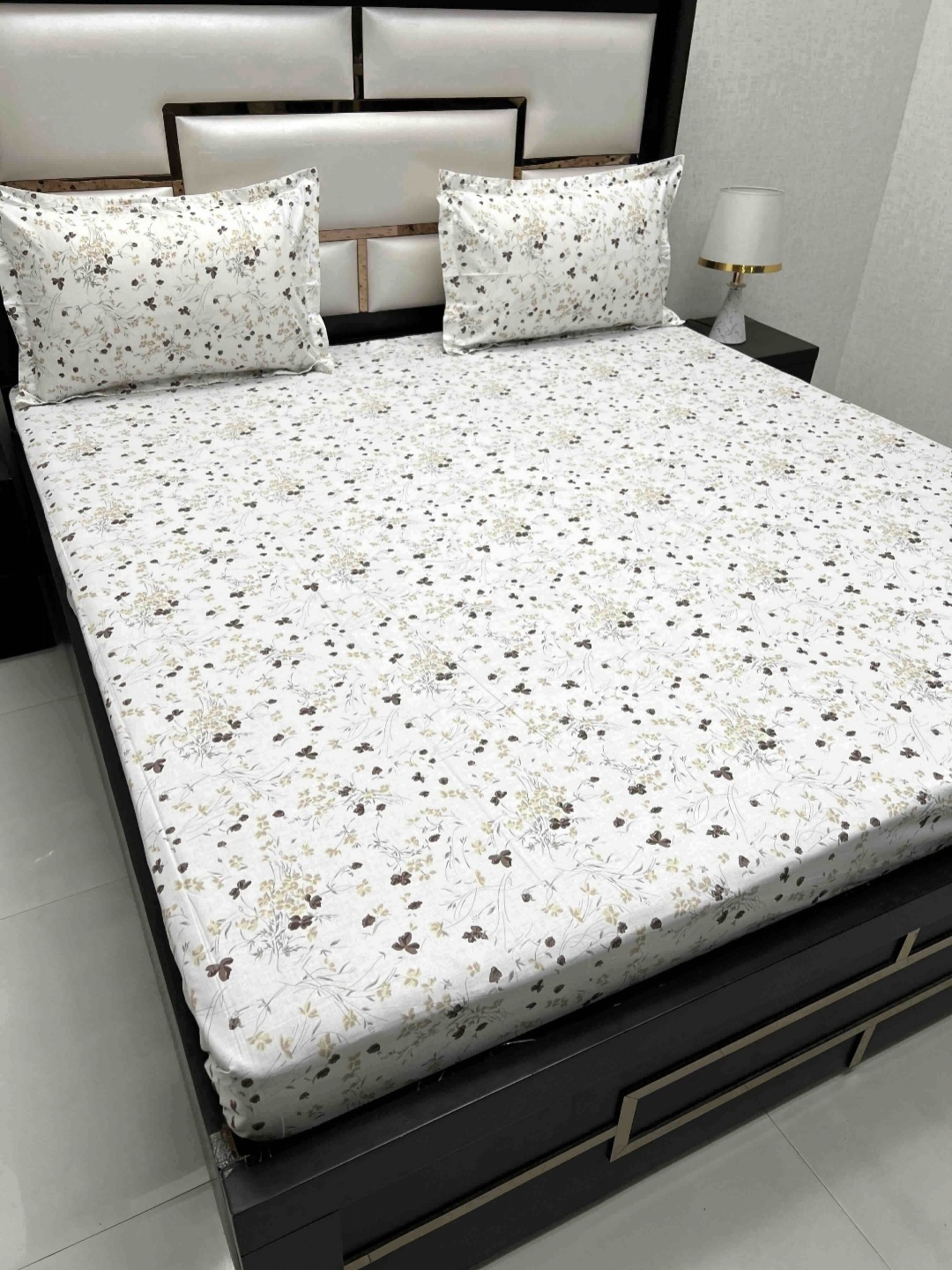 Pure Decor Cotton King Size Double Bed Bedsheet With 2 Pillow Covers 108 in X 108 in, White
Pure Decor Cotton King Size Double Bed Bedsheet With 2 Pillow Covers 108 in X 108 in, White