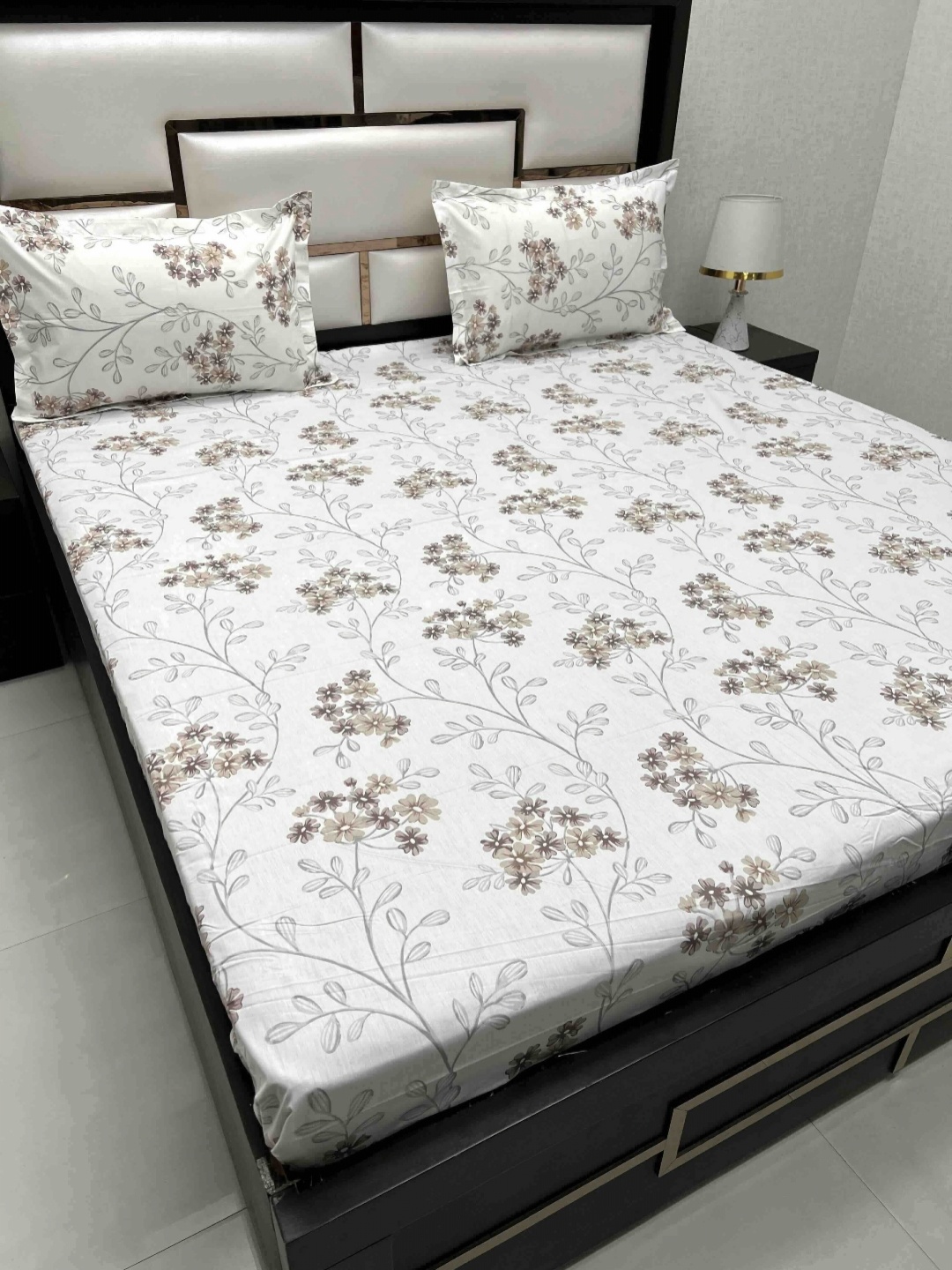 Pure Decor White & Brown Floral 300 TC King Bedsheet with 2 Pillow Covers
Pure Decor White & Brown Floral 300 TC King Bedsheet with 2 Pillow Covers