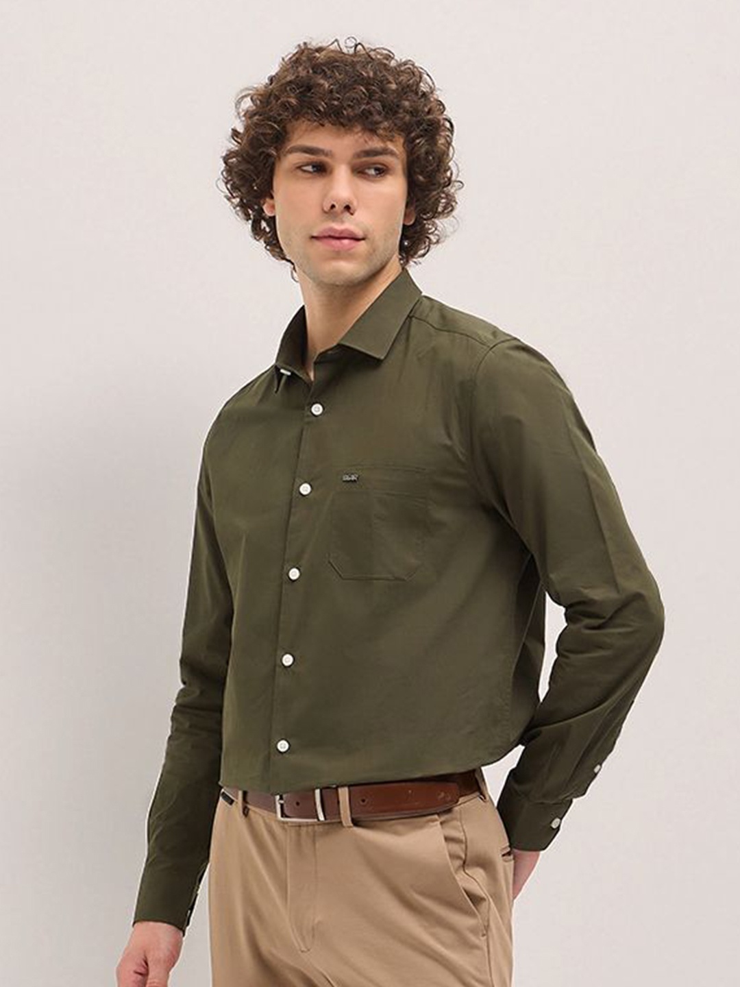 THE BEAR HOUSE Men Spread Collar Solid Cotton Tailored Fit Formal Shirt, Olive
THE BEAR HOUSE Men Spread Collar Solid Cotton Tailored Fit Formal Shirt, Olive