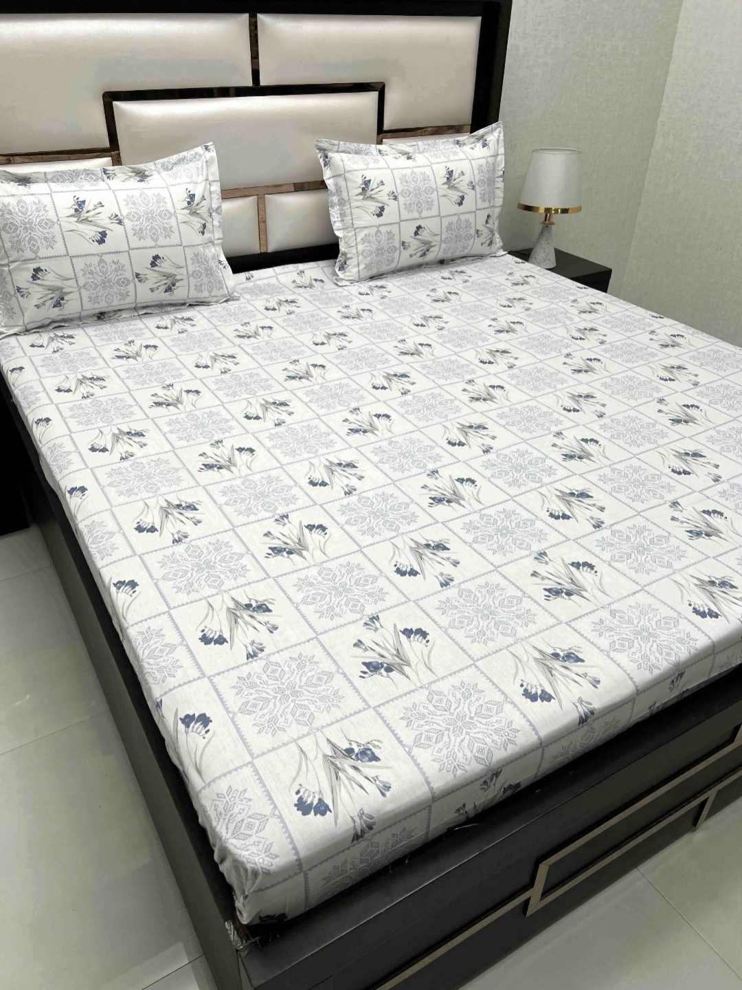 Pure Decor Cotton King Size Double Bed Bedsheet With 2 Pillow Covers 108 in X 108 in, White
Pure Decor Cotton King Size Double Bed Bedsheet With 2 Pillow Covers 108 in X 108 in, White