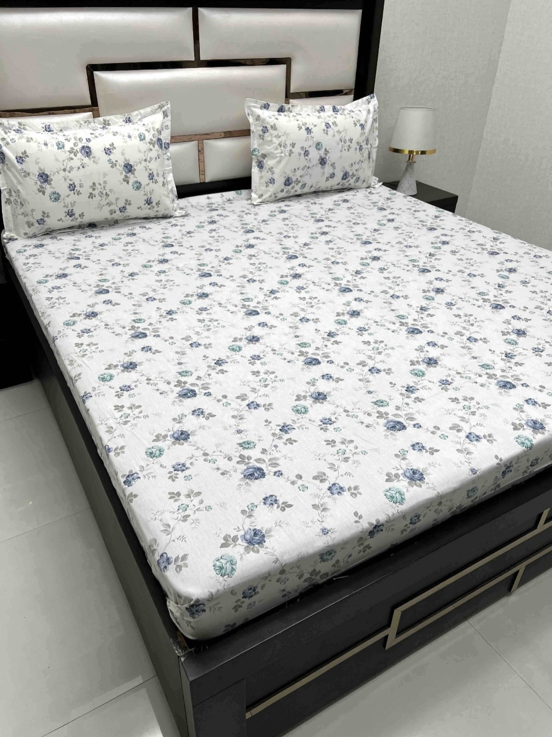 Pure Decor Cotton King Size Double Bed Bedsheet With 2 Pillow Covers 108 in X 108 in, White
Pure Decor Cotton King Size Double Bed Bedsheet With 2 Pillow Covers 108 in X 108 in, White