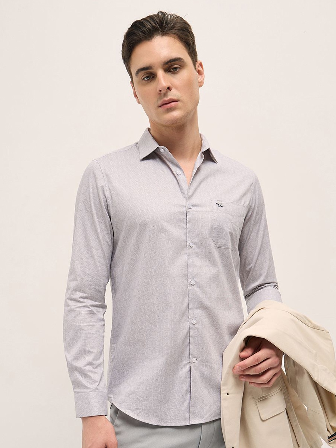 THE BEAR HOUSE Men Spread Collar Conversational Printed Cotton Tailored Fit Formal Shirt, Purple
THE BEAR HOUSE Men Spread Collar Conversational Printed Cotton Tailored Fit Formal Shirt, Purple
