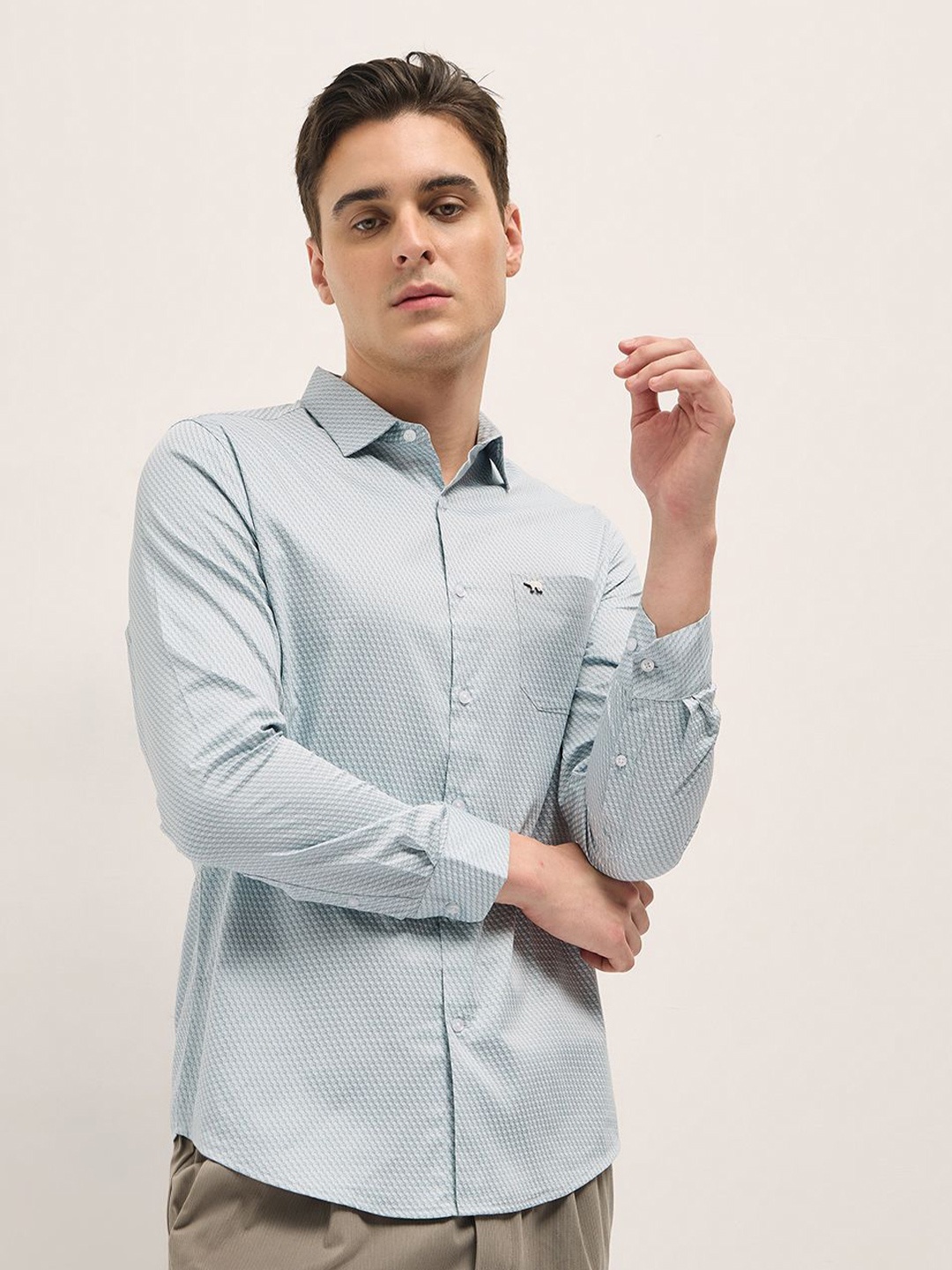 THE BEAR HOUSE Men Spread Collar Geometric Printed Cotton Tailored Fit Formal Shirt, Blue
THE BEAR HOUSE Men Spread Collar Geometric Printed Cotton Tailored Fit Formal Shirt, Blue