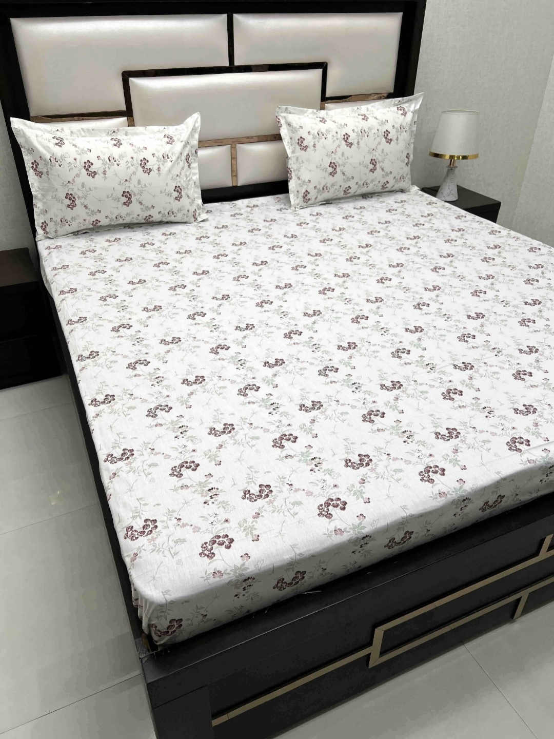 Pure Decor Cotton King Size Double Bed Bedsheet With 2 Pillow Covers 108 in X 108 in, White
Pure Decor Cotton King Size Double Bed Bedsheet With 2 Pillow Covers 108 in X 108 in, White
