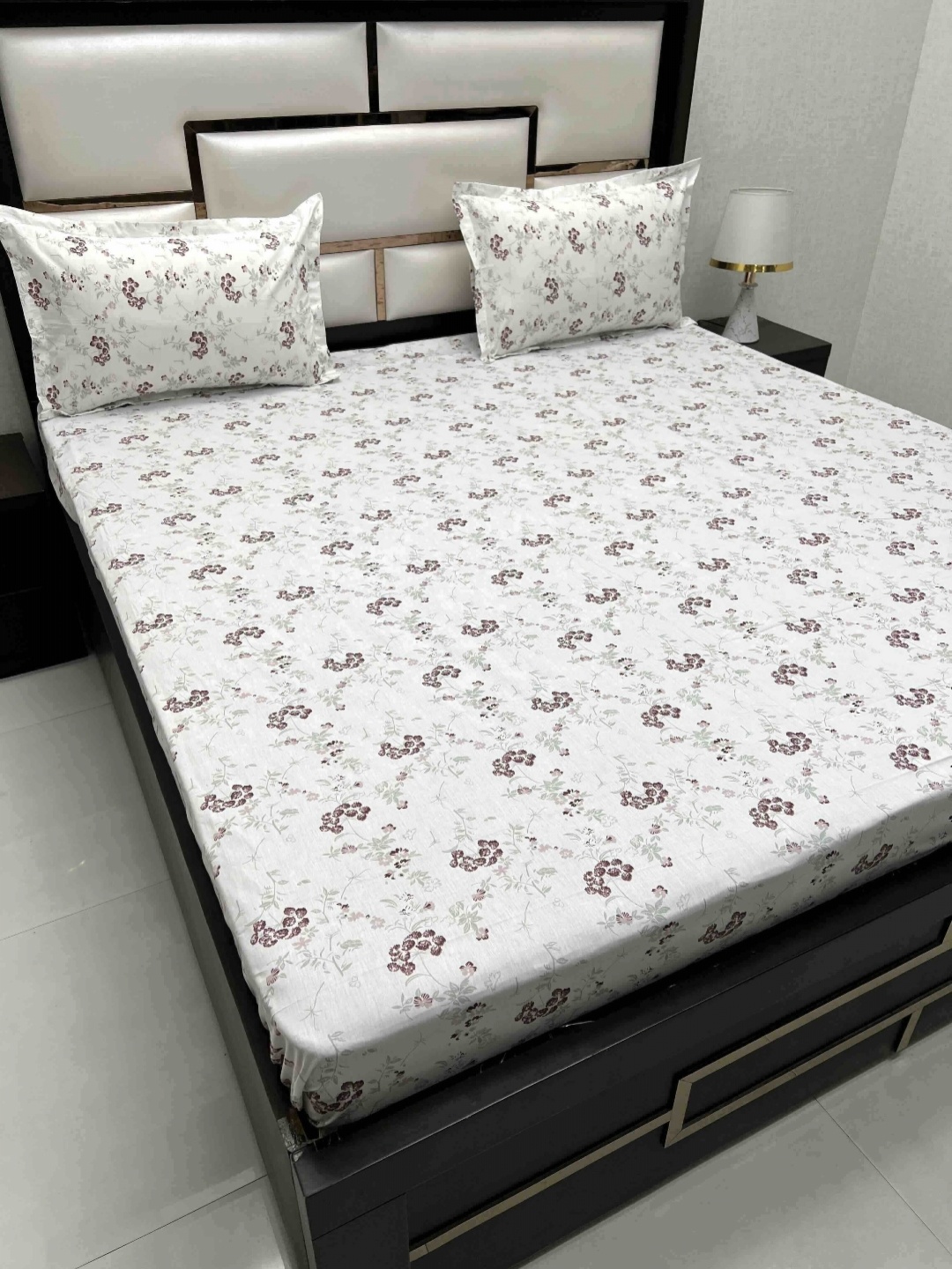 Pure Decor Cotton King Size Double Bed Bedsheet With 2 Pillow Covers 108 in X 108 in, White
Pure Decor Cotton King Size Double Bed Bedsheet With 2 Pillow Covers 108 in X 108 in, White