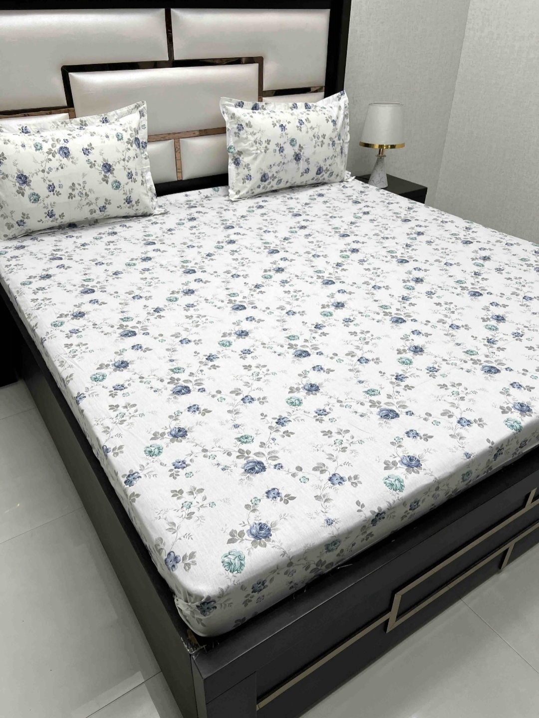 Pure Decor Cotton King Size Double Bed Bedsheet With 2 Pillow Covers 108 in X 108 in, White
Pure Decor Cotton King Size Double Bed Bedsheet With 2 Pillow Covers 108 in X 108 in, White