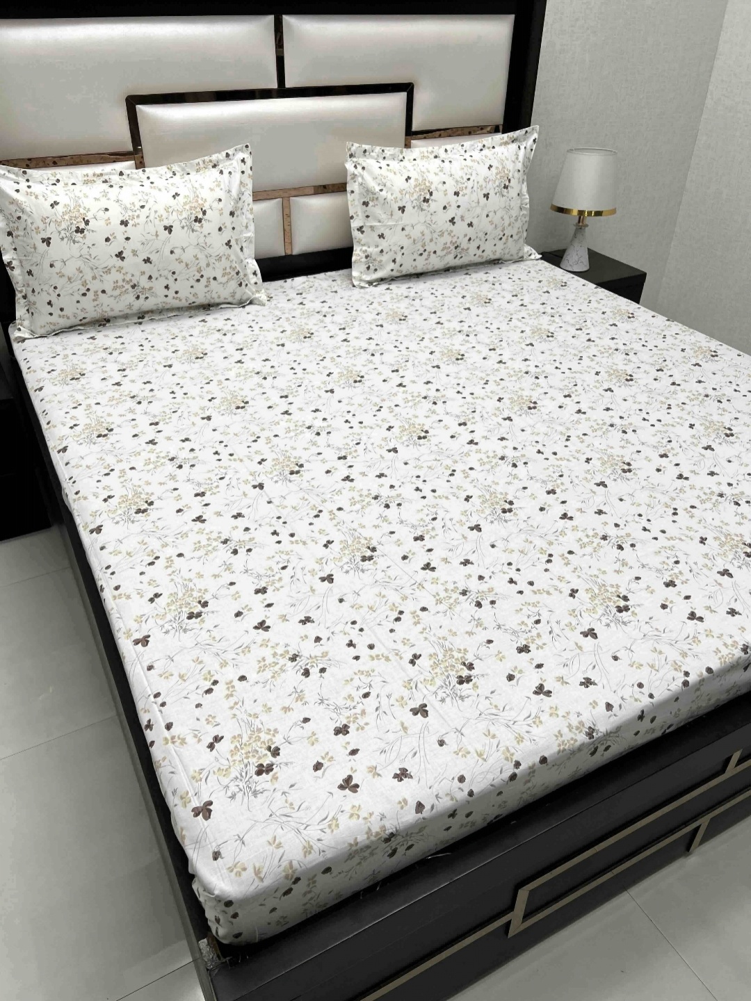 Pure Decor Cotton King Size Double Bed Bedsheet With 2 Pillow Covers 108 in X 108 in, White
Pure Decor Cotton King Size Double Bed Bedsheet With 2 Pillow Covers 108 in X 108 in, White
