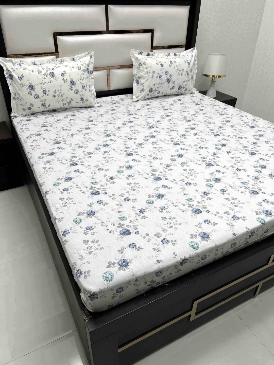 Pure Decor Cotton King Size Double Bed Bedsheet With 2 Pillow Covers 108 in X 108 in, White
Pure Decor Cotton King Size Double Bed Bedsheet With 2 Pillow Covers 108 in X 108 in, White