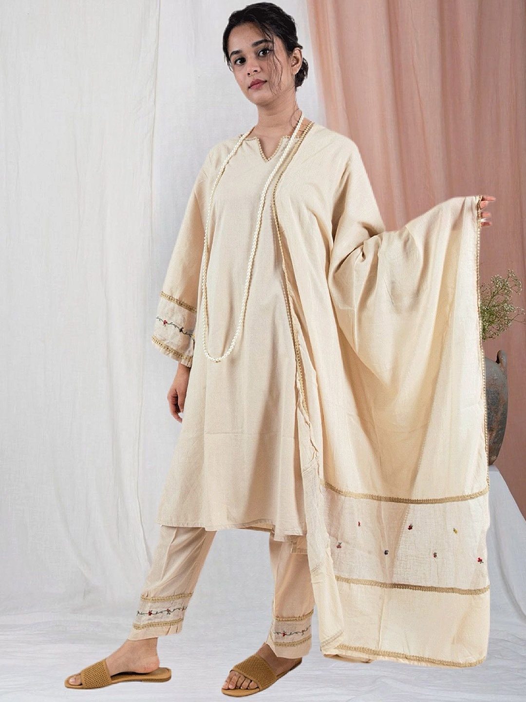 zuri Round Neck Long Sleeves Regular Pure Cotton Kurta With Trouser With Dupatta, Beige
zuri Round Neck Long Sleeves Regular Pure Cotton Kurta With Trouser With Dupatta, Beige