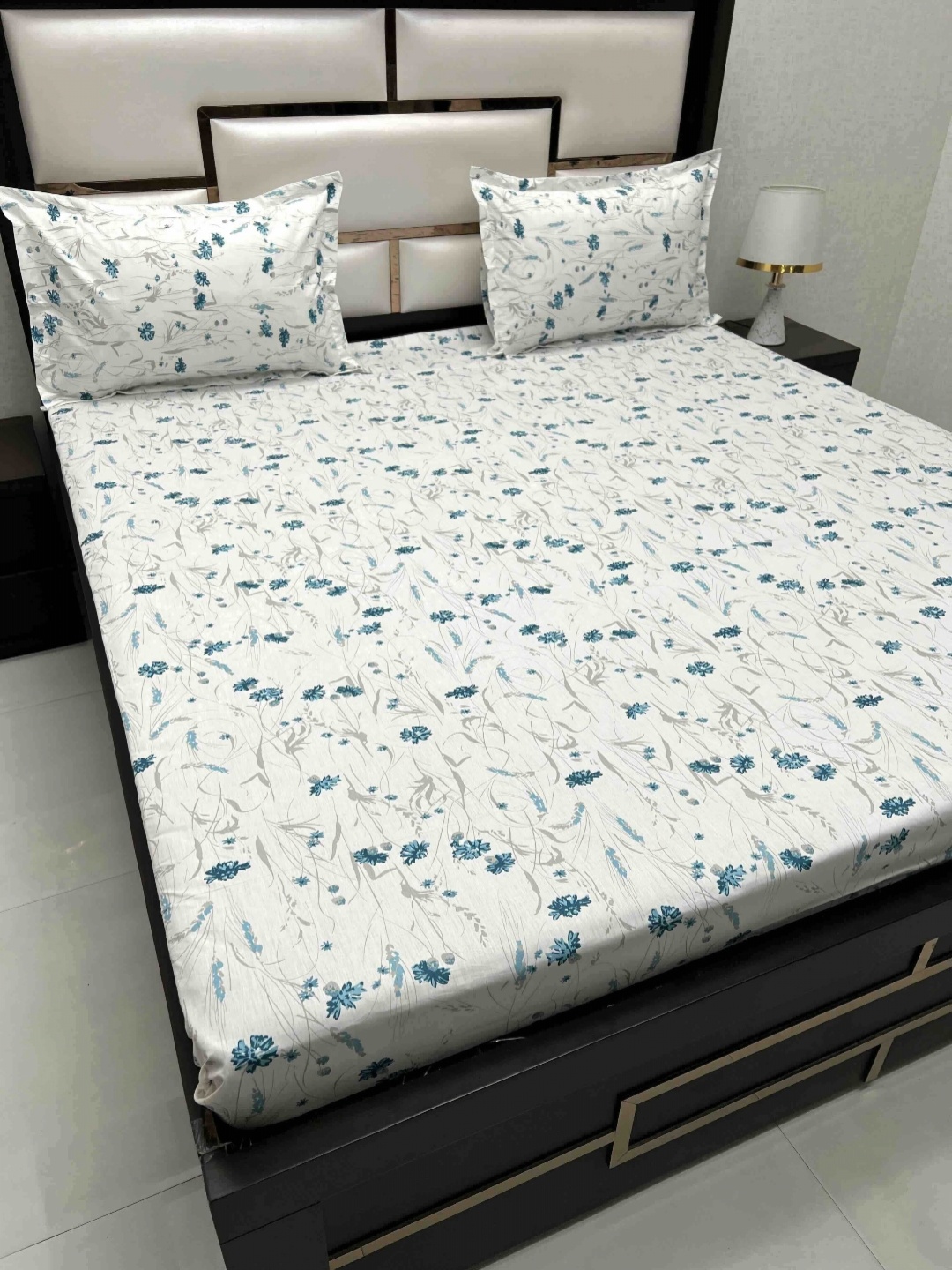 Pure Decor Cotton King Size Double Bed Bedsheet With 2 Pillow Covers 108 in X 108 in, White
Pure Decor Cotton King Size Double Bed Bedsheet With 2 Pillow Covers 108 in X 108 in, White