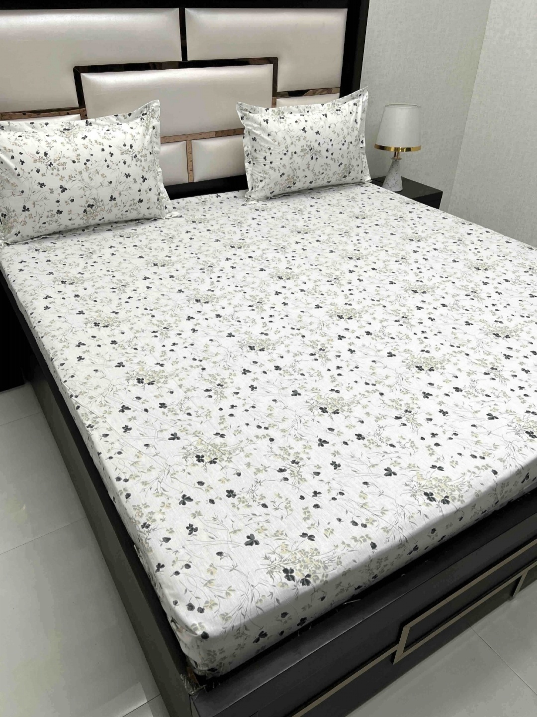 Pure Decor Cotton King Size Double Bed Bedsheet With 2 Pillow Covers 108 in X 108 in, White
Pure Decor Cotton King Size Double Bed Bedsheet With 2 Pillow Covers 108 in X 108 in, White