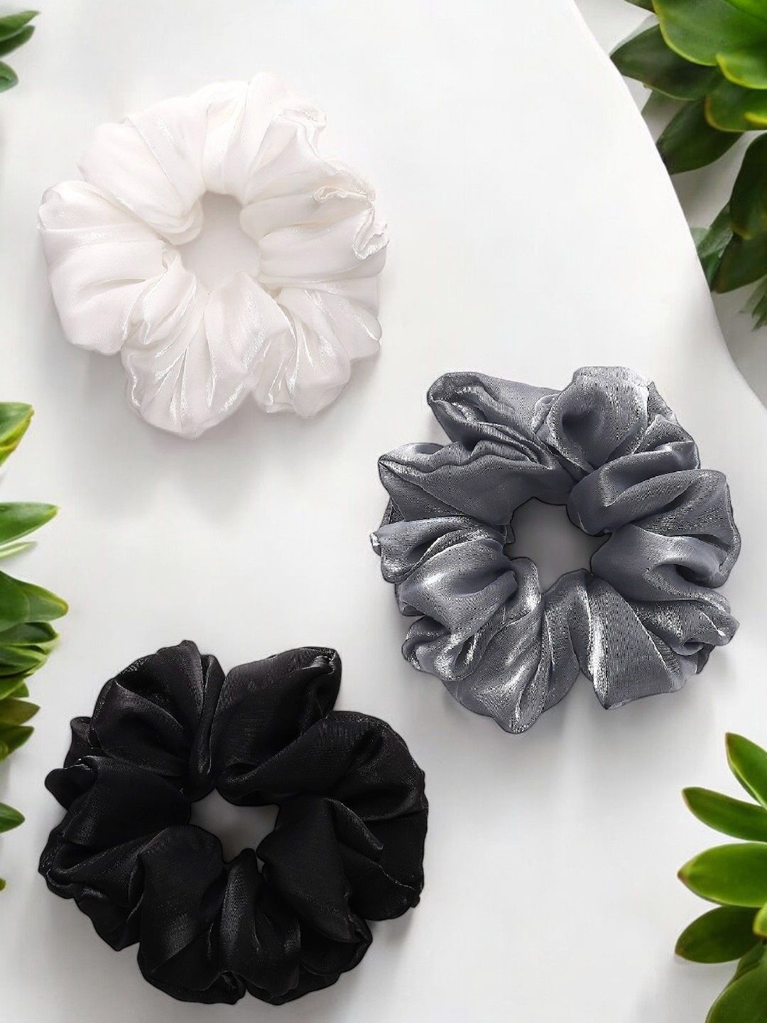 fabula Women Set of 3 Embellished Ponytail Holders, Black 
fabula Women Set of 3 Embellished Ponytail Holders, Black