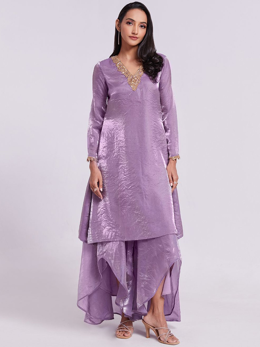Fusionic Women Floral Embroidered Regular Zardozi Kurta with Palazzos, Lavender
Fusionic Women Floral Embroidered Regular Zardozi Kurta with Palazzos, Lavender