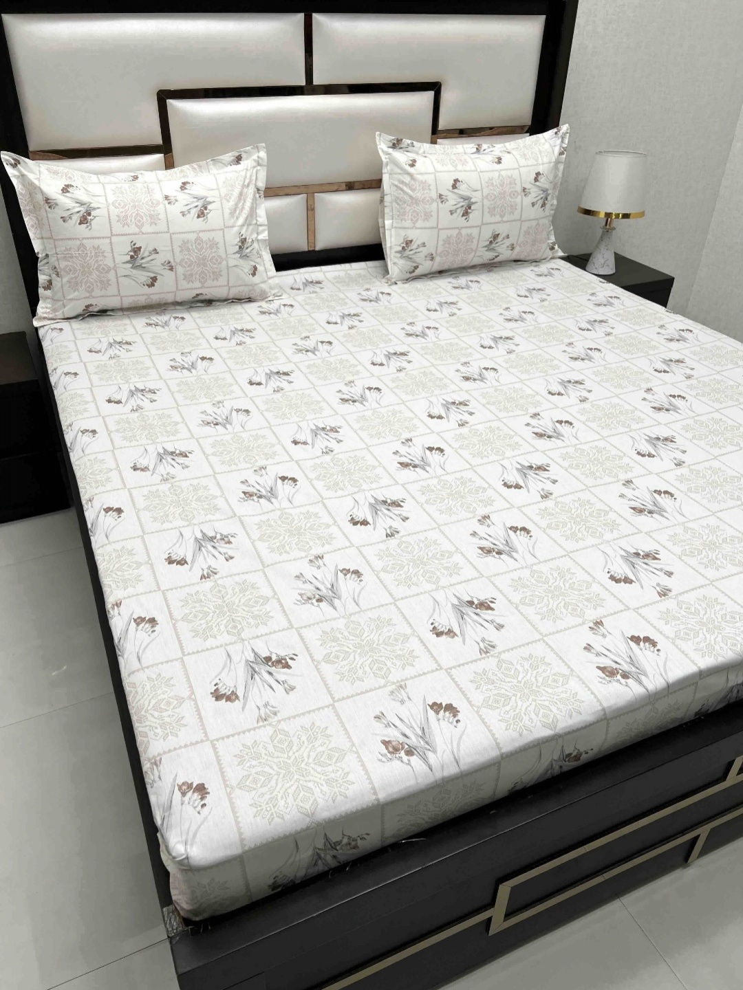 Pure Decor Cotton King Size Double Bed Bedsheet With 2 Pillow Covers 108 in X 108 in, White
Pure Decor Cotton King Size Double Bed Bedsheet With 2 Pillow Covers 108 in X 108 in, White