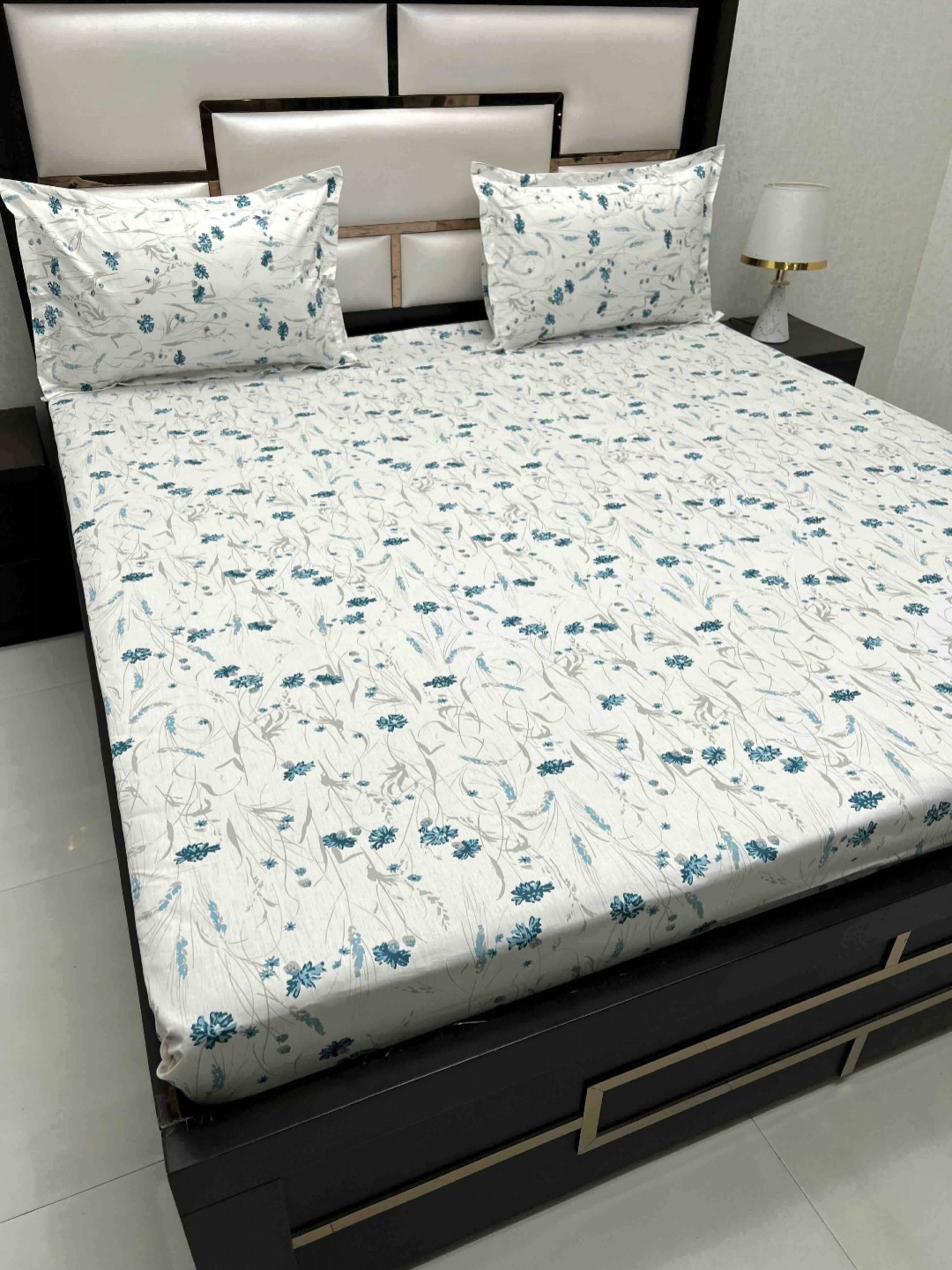 Pure Decor Cotton King Size Double Bed Bedsheet With 2 Pillow Covers 108 in X 108 in, White
Pure Decor Cotton King Size Double Bed Bedsheet With 2 Pillow Covers 108 in X 108 in, White
