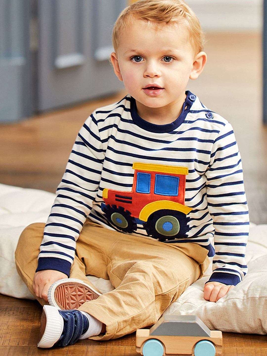 LULU & SKY Girls Striped Sweatshirt, Blue
LULU & SKY Girls Striped Sweatshirt, Blue