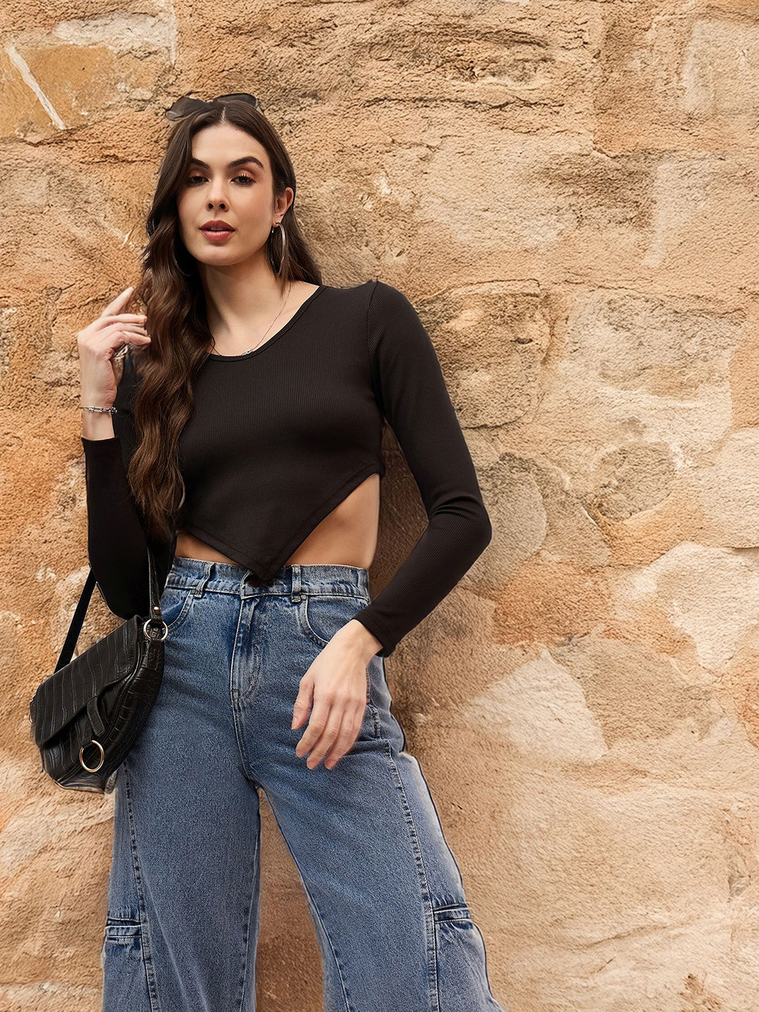 DressBerry Women Long Sleeves Crop Top, Black 
DressBerry Women Long Sleeves Crop Top, Black