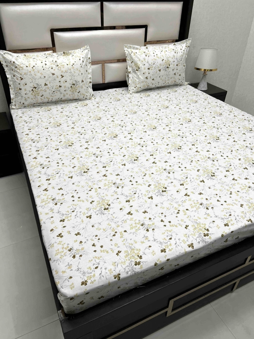 Pure Decor Cotton King Size Double Bed Bedsheet With 2 Pillow Covers 108 in X 108 in, White
Pure Decor Cotton King Size Double Bed Bedsheet With 2 Pillow Covers 108 in X 108 in, White