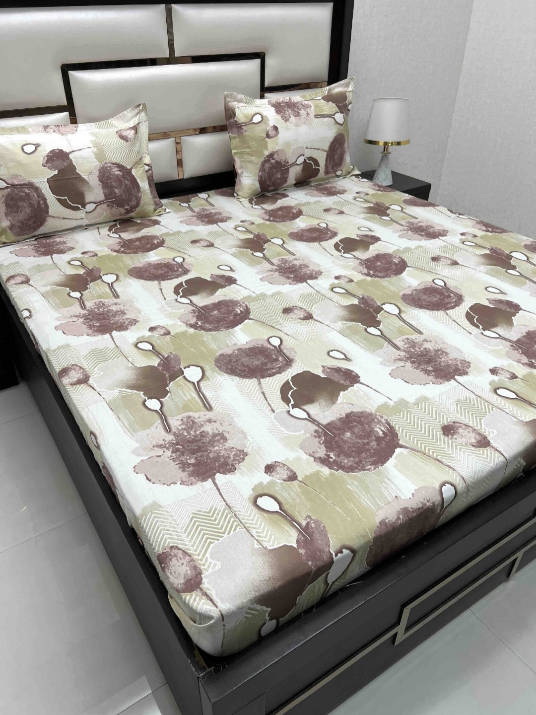 Pure Decor Royal Velar Brown & Beige Pure Cotton 380 TC King Bedsheet Set 2.73 m x 2.76 m
Pure Decor Royal Velar Brown & Beige Pure Cotton 380 TC King Bedsheet Set 2.73 m x 2.76 m