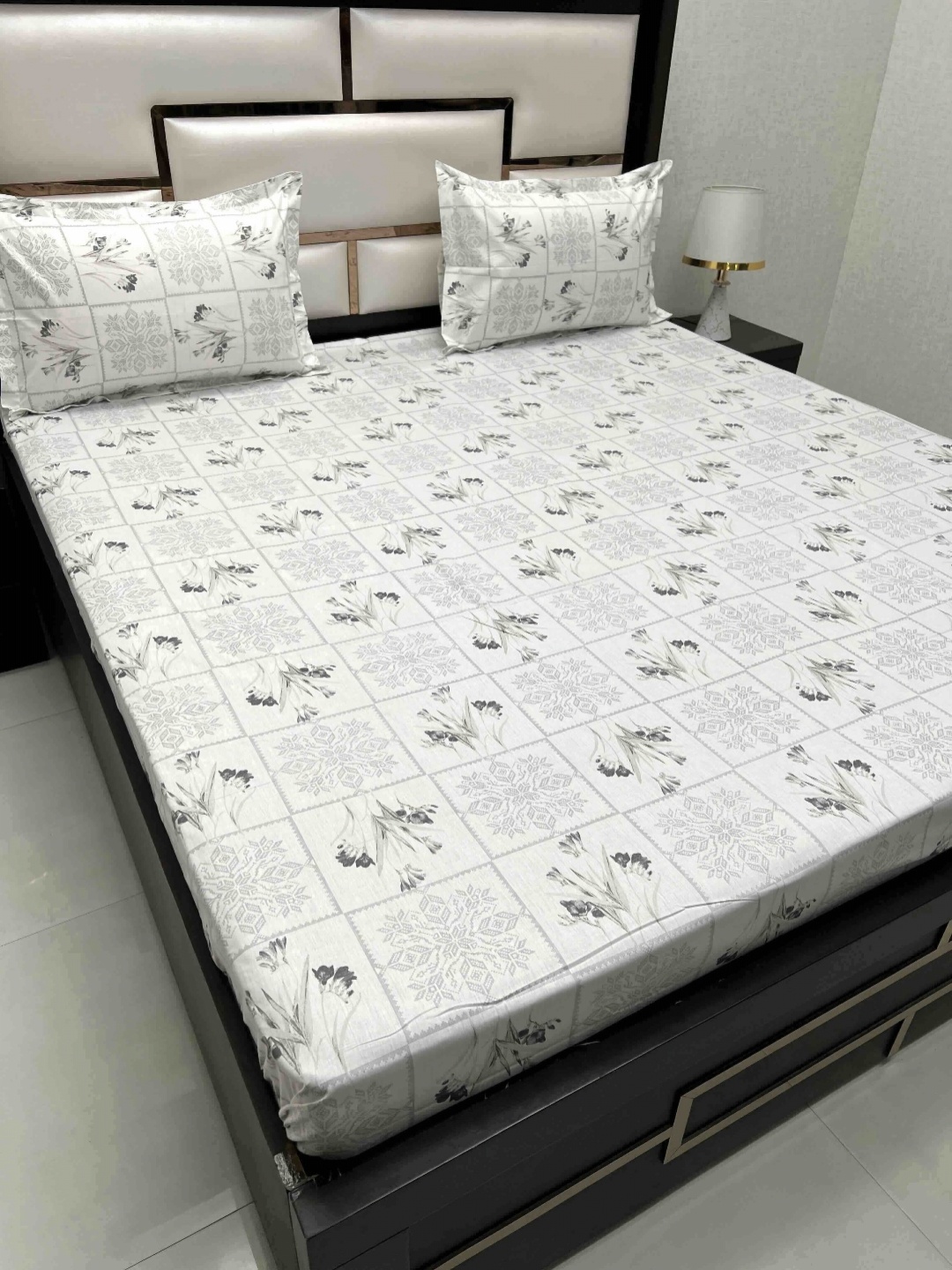 Pure Decor Cotton King Size Double Bed Bedsheet With 2 Pillow Covers 108 in X 108 in, White
Pure Decor Cotton King Size Double Bed Bedsheet With 2 Pillow Covers 108 in X 108 in, White