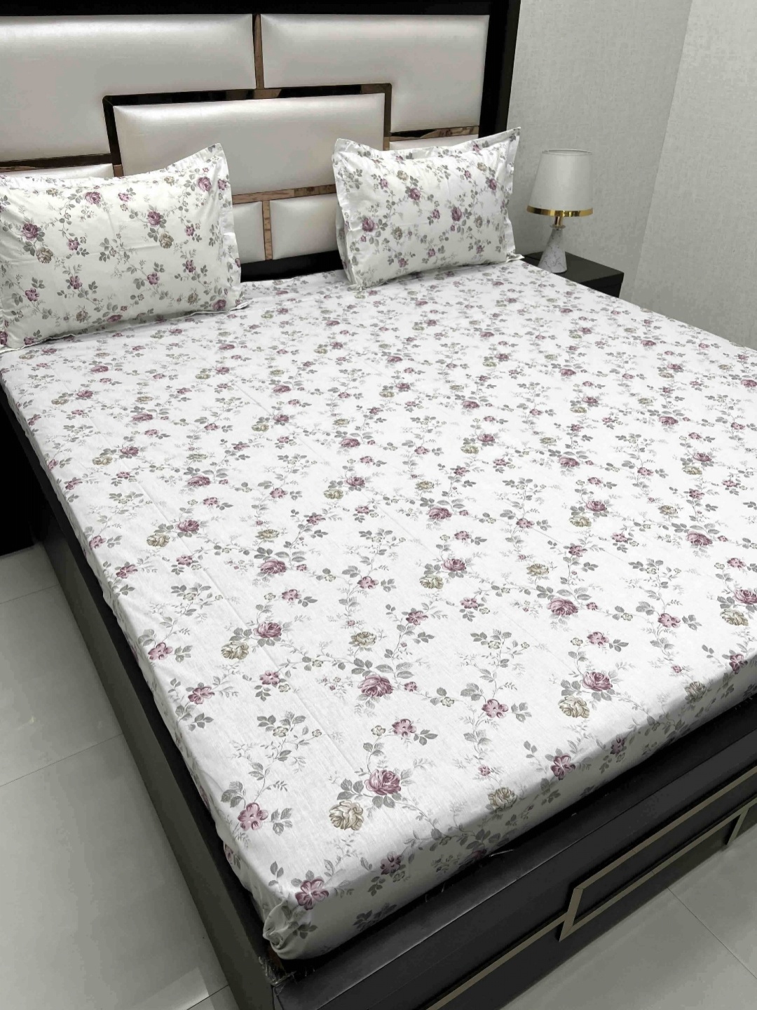 Pure Decor Cotton King Size Double Bed Bedsheet With 2 Pillow Covers 108 in X 108 in, White
Pure Decor Cotton King Size Double Bed Bedsheet With 2 Pillow Covers 108 in X 108 in, White