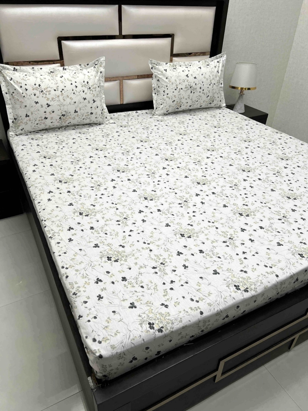 Pure Decor Cotton King Size Double Bed Bedsheet With 2 Pillow Covers 108 in X 108 in, White
Pure Decor Cotton King Size Double Bed Bedsheet With 2 Pillow Covers 108 in X 108 in, White