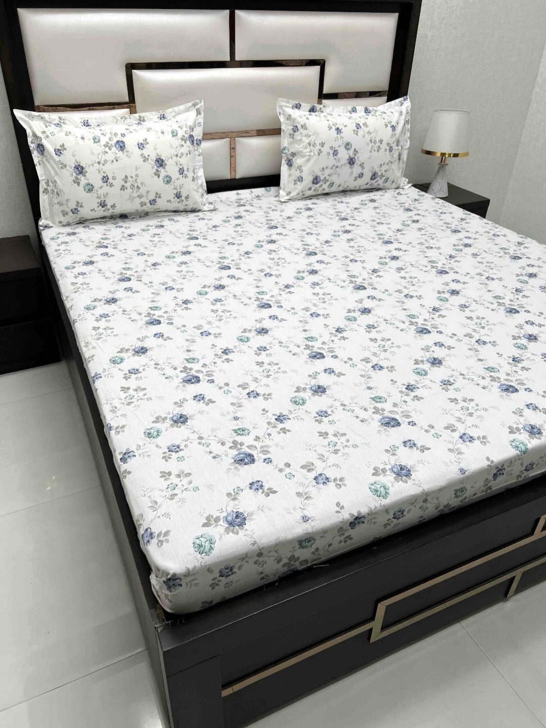Pure Decor Cotton King Size Double Bed Bedsheet With 2 Pillow Covers 108 in X 108 in, White
Pure Decor Cotton King Size Double Bed Bedsheet With 2 Pillow Covers 108 in X 108 in, White