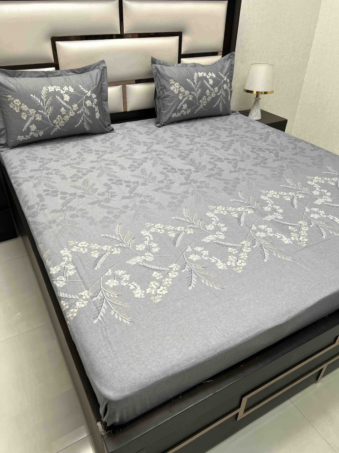 Pure Decor Royal Majestic Grey Printed Pure Cotton 380 TC King Bedsheet Set 2.72 x 2.77 m
Pure Decor Royal Majestic Grey Printed Pure Cotton 380 TC King Bedsheet Set 2.72 x 2.77 m