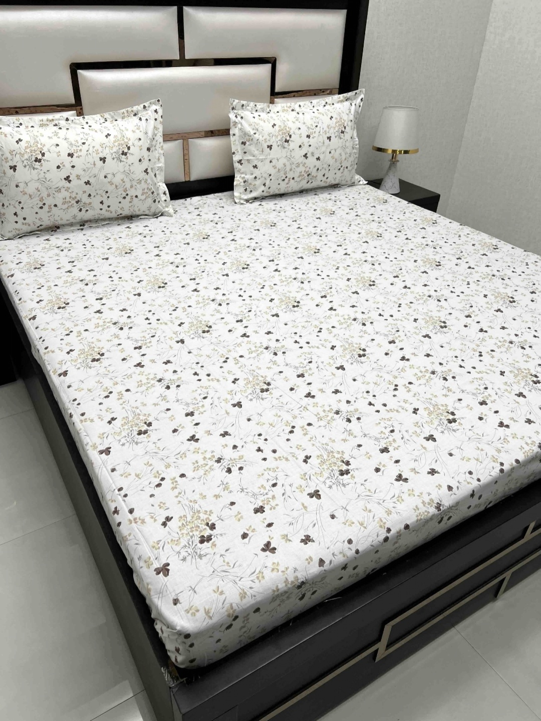 Pure Decor Cotton King Size Double Bed Bedsheet With 2 Pillow Covers 108 in X 108 in, White
Pure Decor Cotton King Size Double Bed Bedsheet With 2 Pillow Covers 108 in X 108 in, White