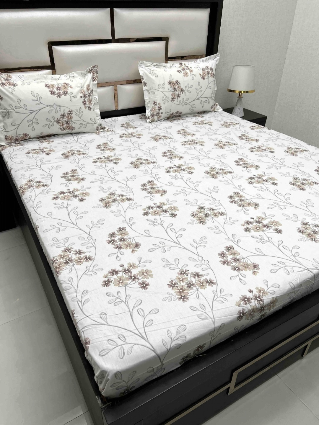 Pure Decor Villa White Floral Printed 350 TC Pure Cotton King Bedsheet Set 2.72 m x 2.77 m
Pure Decor Villa White Floral Printed 350 TC Pure Cotton King Bedsheet Set 2.72 m x 2.77 m