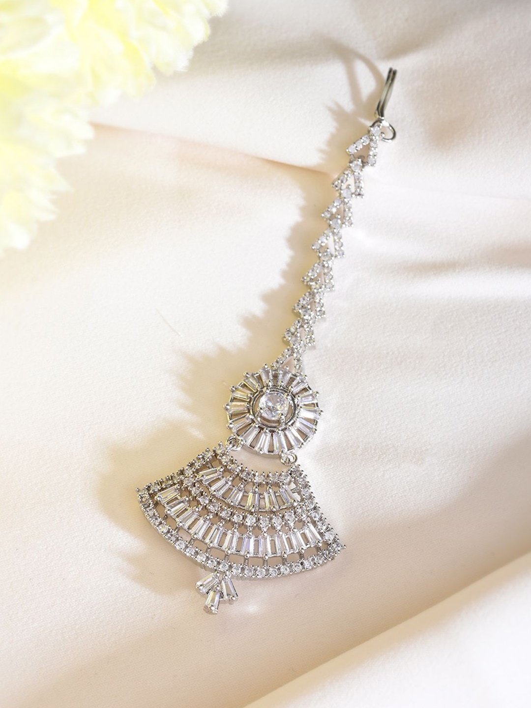 Silvermerc Designs Silver-Plated Artificial Stones and Beads Studded Maang Tikka Head Jewellery
Silvermerc Designs Silver-Plated Artificial Stones and Beads Studded Maang Tikka Head Jewellery
