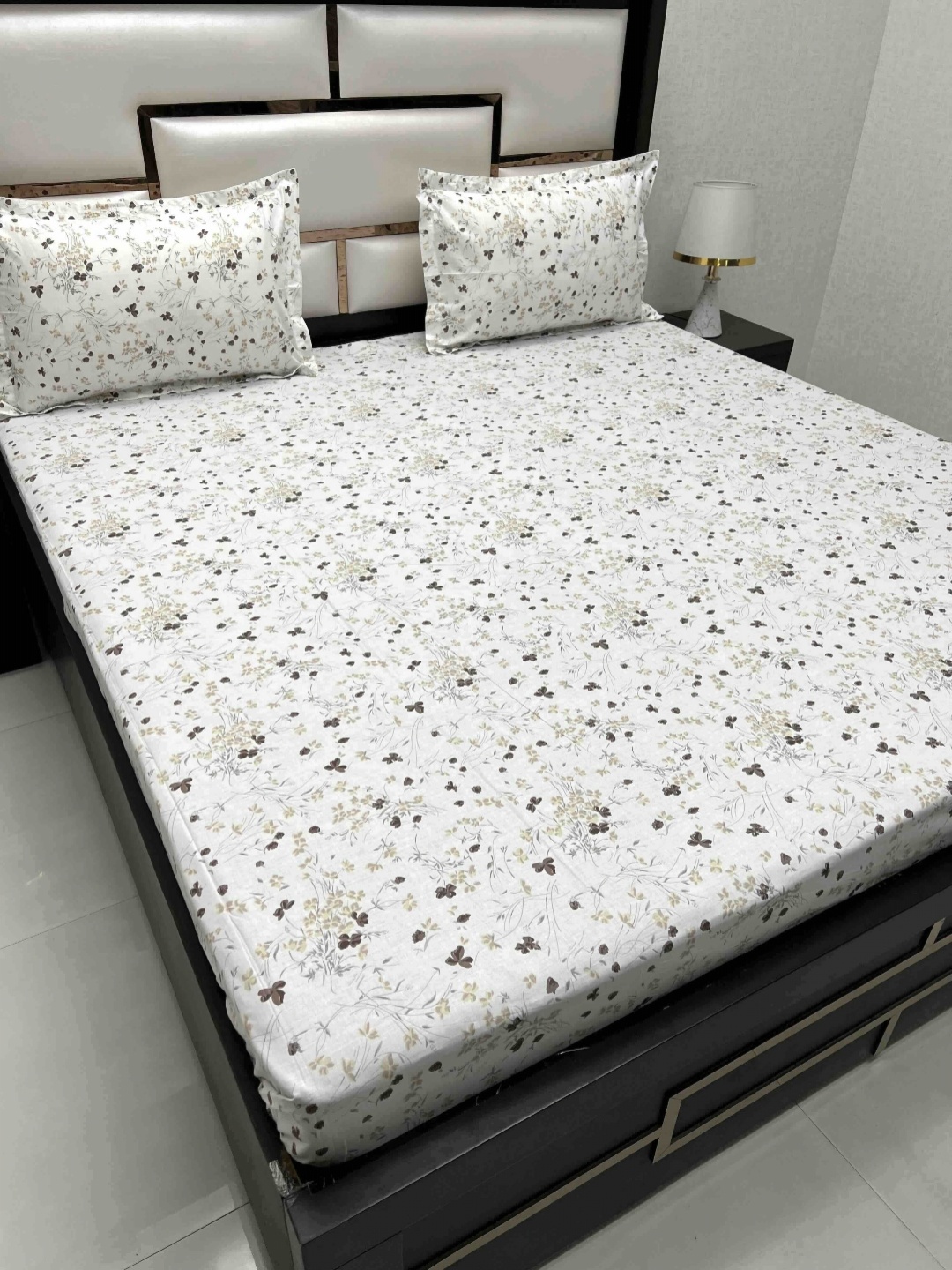Pure Decor Cotton King Size Double Bed Bedsheet With 2 Pillow Covers 108 in X 108 in, White
Pure Decor Cotton King Size Double Bed Bedsheet With 2 Pillow Covers 108 in X 108 in, White