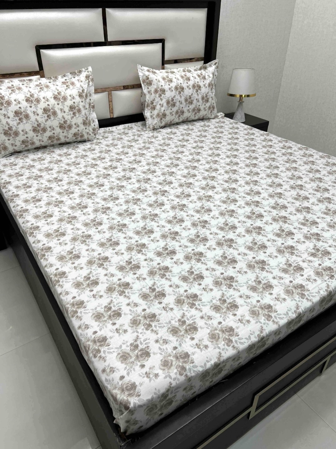 Pure Decor Villa White Floral Printed Pure Cotton 400 TC King Bedsheet Set 2.73 m x 2.75 m
Pure Decor Villa White Floral Printed Pure Cotton 400 TC King Bedsheet Set 2.73 m x 2.75 m