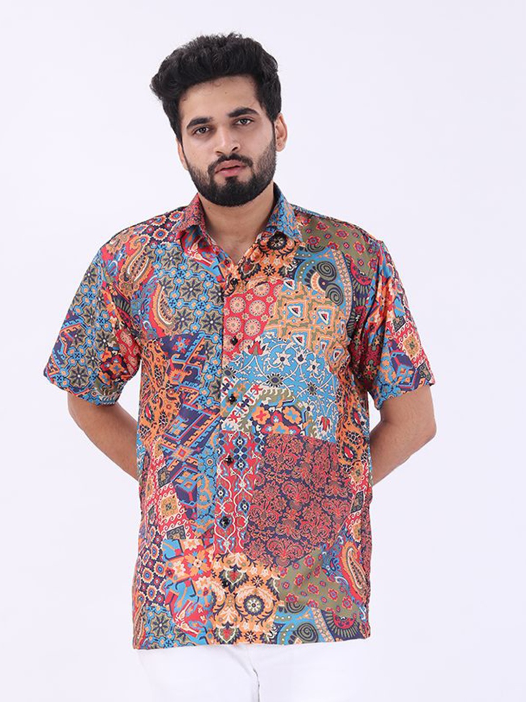BOWLIFESTYLE Men Classic Fit Spread Collar Abstract Printed Cotton Casual Shirt, Blue
BOWLIFESTYLE Men Classic Fit Spread Collar Abstract Printed Cotton Casual Shirt, Blue