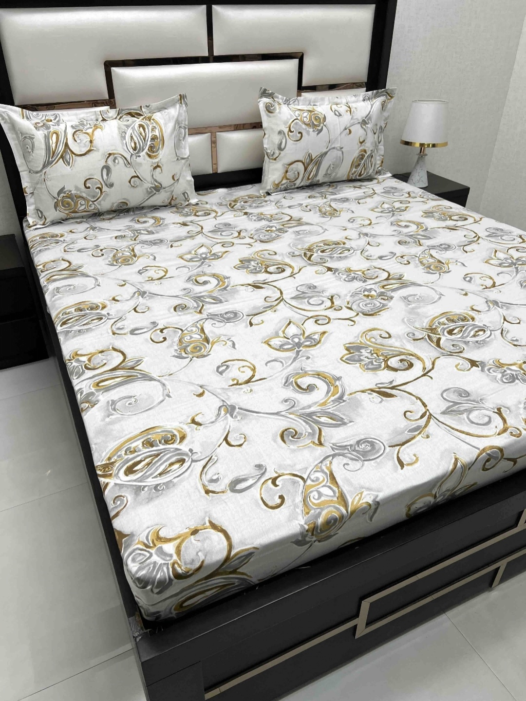 Pure Decor Multicoloured & Brown Ethnic Motifs 250 TC King Bedsheet with 2 Pillow Covers, Multi
Pure Decor Multicoloured & Brown Ethnic Motifs 250 TC King Bedsheet with 2 Pillow Covers, Multi