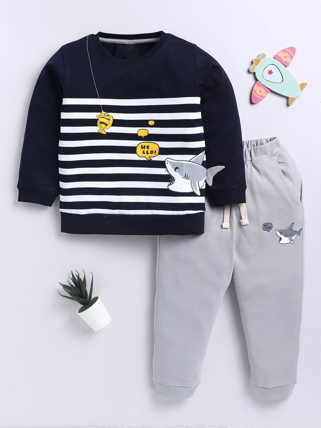 BAESD Boys Printed Round Neck Long Sleeves Pure Cotton Sweatshirt With Jogger, Navy blue
BAESD Boys Printed Round Neck Long Sleeves Pure Cotton Sweatshirt With Jogger, Navy blue