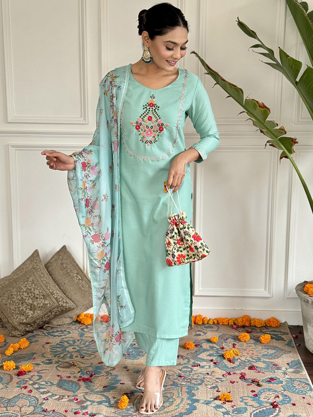 BESUCHER Floral Embroidered Round Neck Regular Straight Kurta With Trouser With Dupatta, Blue
BESUCHER Floral Embroidered Round Neck Regular Straight Kurta With Trouser With Dupatta, Blue